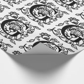 Monogram G Initiaal Black en White Floral Pattern Cadeaupapier (Hoek)
