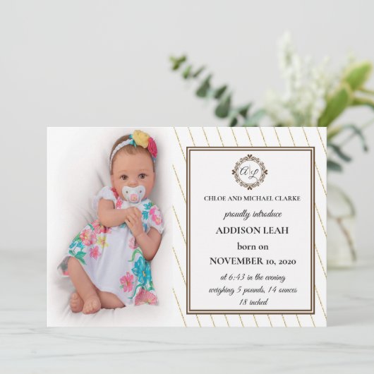 Monogram geboorteaankondiging kaart (Staand voorkant)