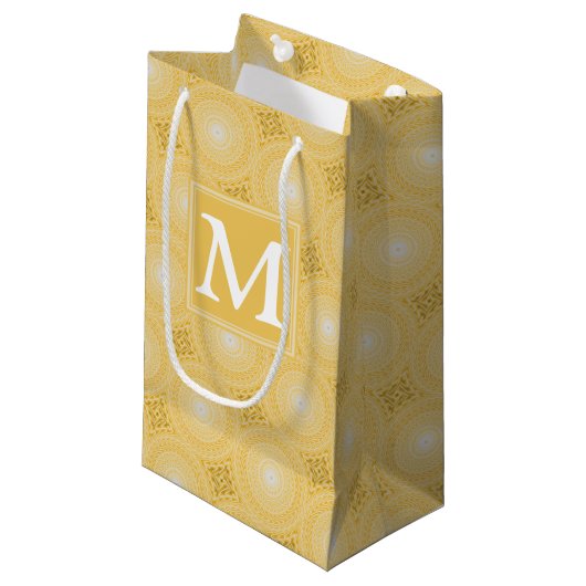 Monogram geel cirkelpatroon klein cadeauzakje (Voorkant Gekanteld)