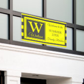 Monogram Gele Grijze Stripes Summer Family Reunion Spandoek (Buitenkant Gebouw)