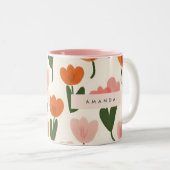 Monogram Gepersonaliseerd Schattige Spring Tulip P Tweekleurige Koffiemok (Voorkant rechts)