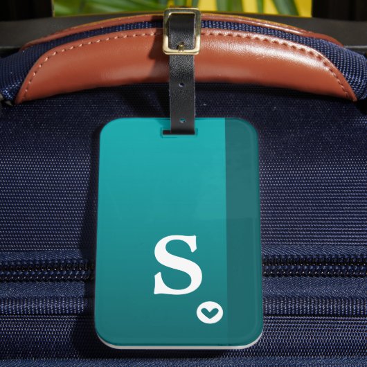 Monogram Girly Green Heart Simple Modern Chic Bagagelabel (Voorkant Insitu 2)