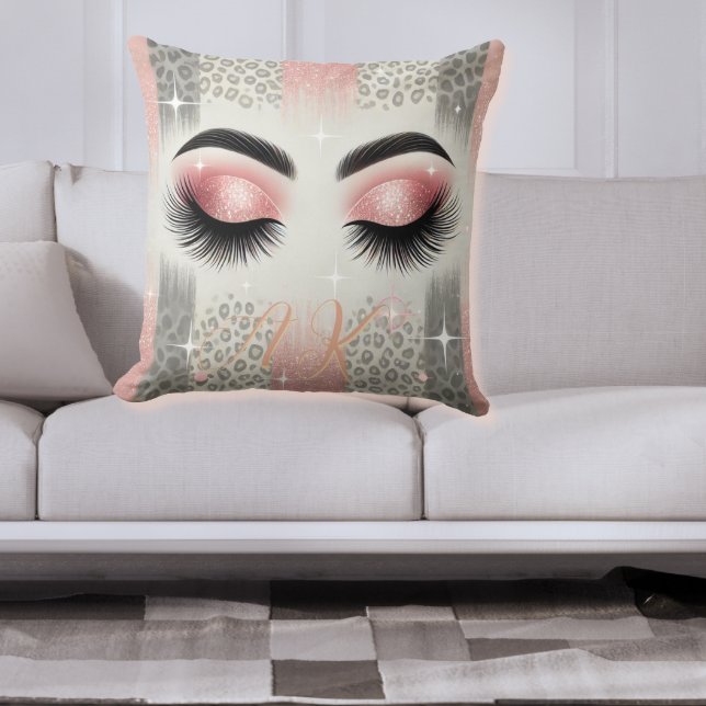 Monogram Glitter Wimpers  Kussen (Glam pink glitter lashes monogram pillow — luxe gift for bride, bridesmaids, or beauty lover)