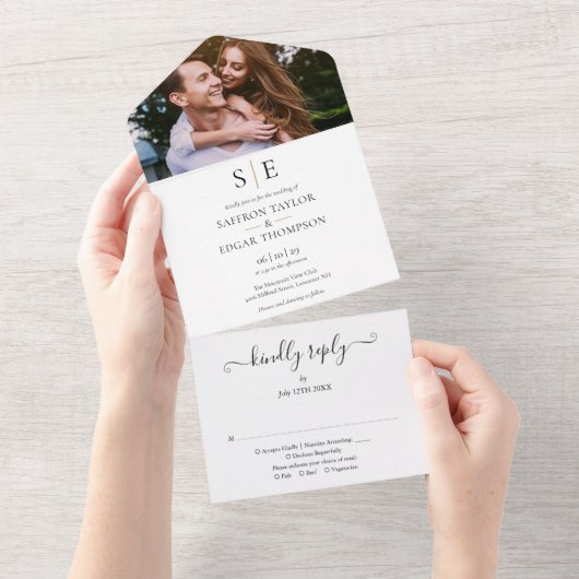 Monogram Gold en zwart fotohuwelijk All In One Uitnodiging (Afscheurbaar)