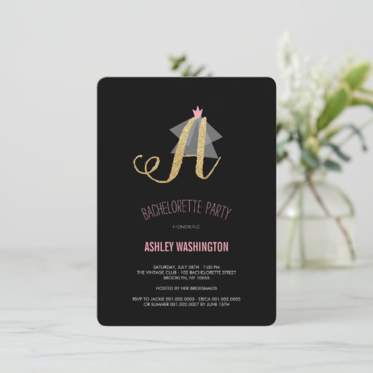 Monogram Gold Glitter Bachelorette Party Invite Kaart (Staand voorkant)