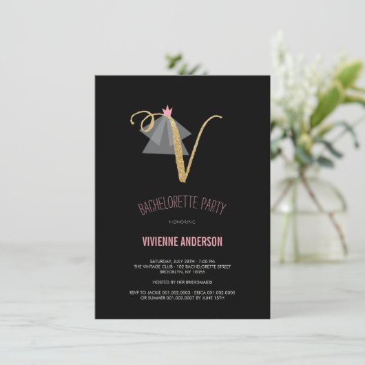 Monogram Gold Glitter Bachelorette Party Invite Kaart (Staand voorkant)