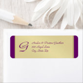 Monogram Gold Metal Plum Weddenschap Etiket (Insitu)