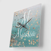 Monogram Gold Stars op Blauwgroen Vierkante Klok (Hoek)