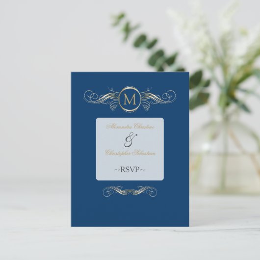 Monogram Golden Swirls Elegant Blue RSVP Uitnodiging Briefkaart (Staand voorkant)