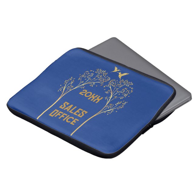 Monogram Gouden Bomen met Vogels op Blauw | Laptop Sleeve (Voorkant top)