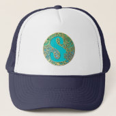 Monogram gouden en turquoise S en kleurrijke bloem Trucker Pet (Voorkant)