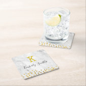 Monogram gouden stippen op marmer kartonnen onderzetters (Insitu)