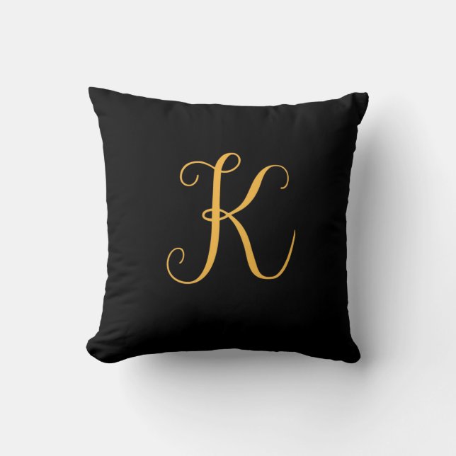 Monogram goudkleurig "K" op zwart Kussen (Voorkant)
