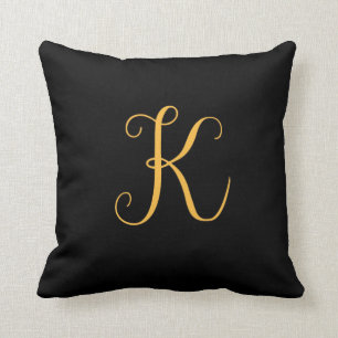 Monogram goudkleurig "K" op zwart Kussen