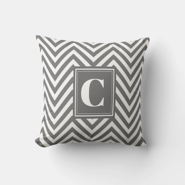 Monogram Gray Chevron Sierkussen (Voorkant)
