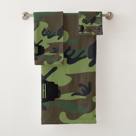 Monogram Green Camouflage Bad Handdoek (Insitu)