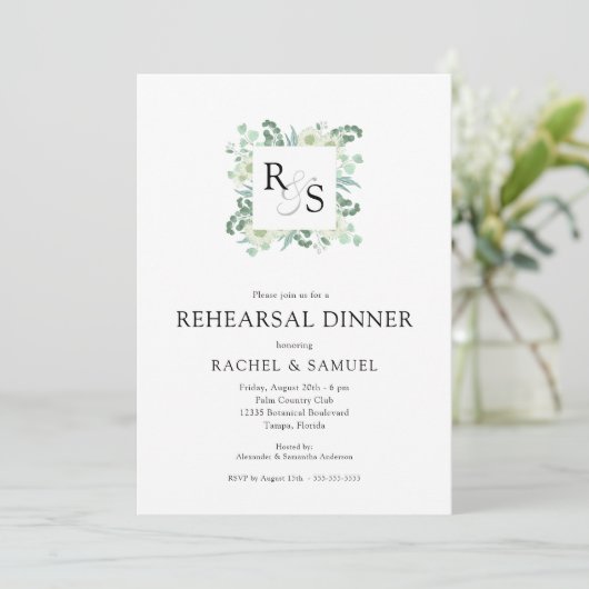 Monogram Greenery Wedding Rehearsal Dinner Kaart (Staand voorkant)