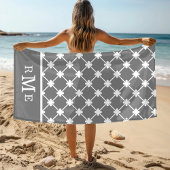 Monogram grijs wit geometrisch patroon | bewerkbaa strandlaken