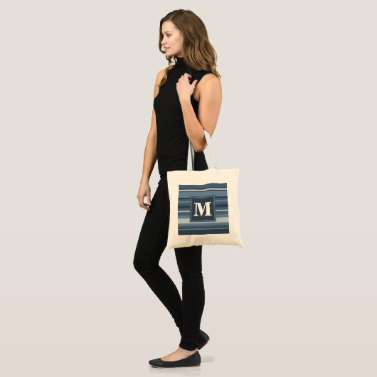 Monogram grijsblauwe strepen tote bag (Voorkant (model))