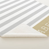 Monogram grijze en goudstrepen | bewerkbare kleure sherpa deken (3/4)