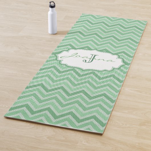 Monogram groen chevron patroon yogamat (In situ)