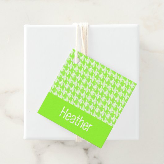 Monogram groen en wit houndstooth patroon bedankjes labels (In situ)