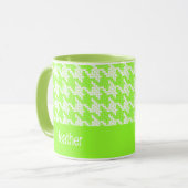 Monogram groen en wit houndstooth patroon mok (Voorkant links)