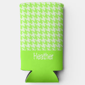 Monogram groen en wit houndstooth patroon seltzer blikjeskoeler (Voorkant)
