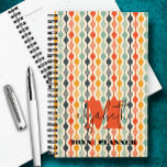 Monogram Groovy mod patroon Planner<br><div class="desc">Deze gepersonaliseerde planner beschikt over uw monogram en voornaam in chique letters op een achtergrond van een retro mod patroon in groovy kleuren. Ideaal voor jezelf of een geweldig cadeau voor elke gelegenheid. OVEREENKOMENDE objecten in ons collectie.</div>