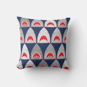 Monogram haaienpatroon kussen