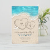 Monogram Harten in het Zandstrand Bruiloft Kaart (Staand voorkant)