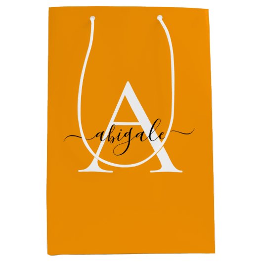 Monogram Helder Oranje | Minimalistische Elegantie Medium Cadeauzakje (Voorkant)