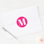 Monogram hete roze fuchsia wit initiaal nummer ronde sticker (Envelop)