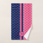 Monogram Hot Pink en Navy Polka Dot Pattern Bad Handdoek (Handdoek)