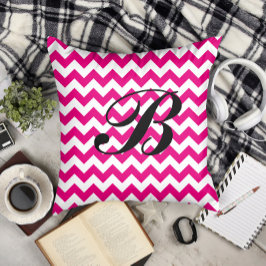 Monogram Hot Pink en White Chevron Kussen