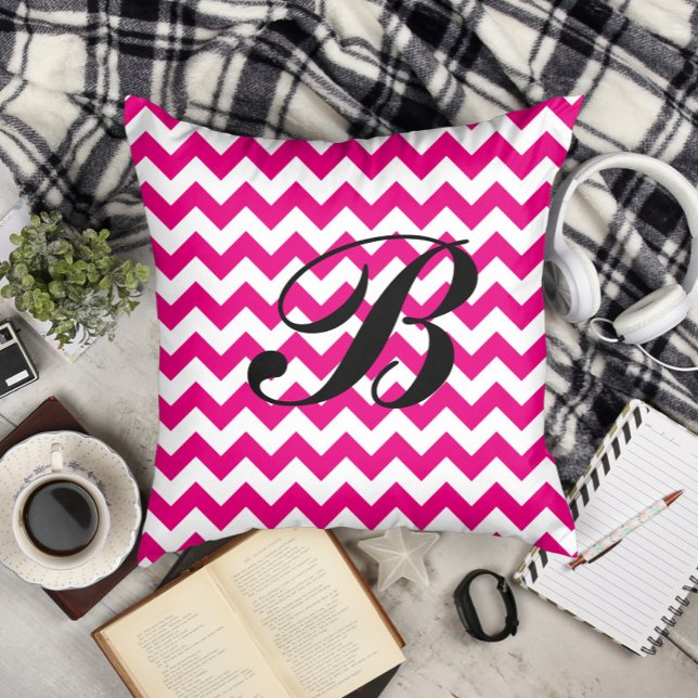 Monogram Hot Pink en White Chevron Kussen (Monogram Hot Pink and White Chevron Throw Pillow)