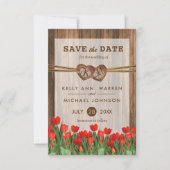 Monogram Hout Harten met rode tulpen Save The Date (Voorkant)