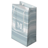 Monogram ijsblauwe strepen klein cadeauzakje (Achterkant Gekanteld)