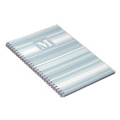 Monogram ijsblauwe strepen notitieboek (Rechterzijde)