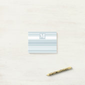 Monogram ijsblauwe strepen post-it® notes (Op bureau)