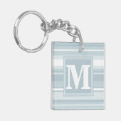 Monogram ijsblauwe strepen sleutelhanger (Voorkant Links)