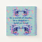 Monogram In Een Wereld Van Haaien, Wees Een Blauwe Notitieboek (Achterkant)