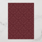Monogram in Floral Wreath Wine Damask Wedding Folie Uitnodiging (Achterkant)