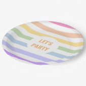 Monogram in witte cirkel pasta regenboogstrips papieren bordje (Gekanteld)