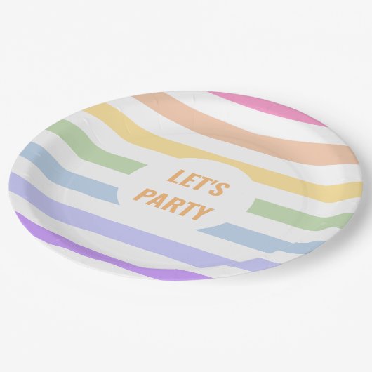 Monogram in witte cirkel pasta regenboogstrips papieren bordje (Gekanteld)