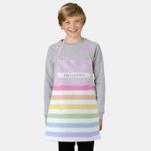 Monogram in witte cirkel pasta regenboogstrips schort (Gedragen)
