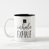 Monogram Inhale Exhale Inspirerend Citaat Tweekleurige Koffiemok (Links)