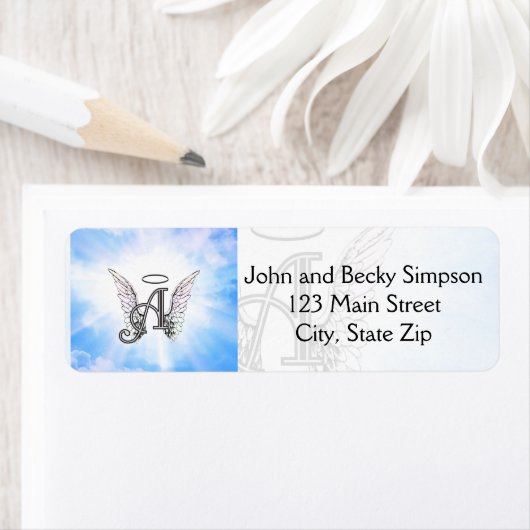 Monogram Initiaal A, Angel Wings & Halo met Clouds Etiket (Insitu)