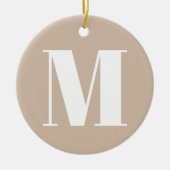 Monogram initiaal beige witte kerst aanpassen keramisch ornament (Voorkant)