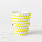 Monogram Initiaal Bright Gele Witte Polka Dots Latte Mok (Voorkant)
